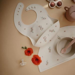 MUSHIE | Pink Flowers – Bavoir Silicone