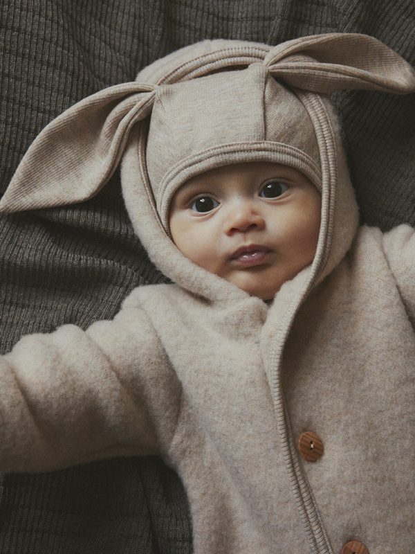 HUTTELIHUT | Camel Melange – Combinaison Laine – Image 2